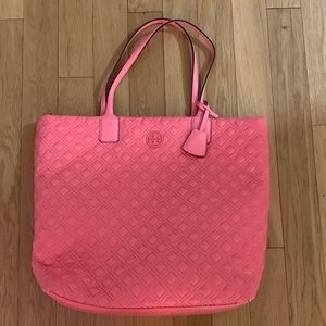 NWOT Tory Burch Bright Pink Quilted Tote with Zipper Closure